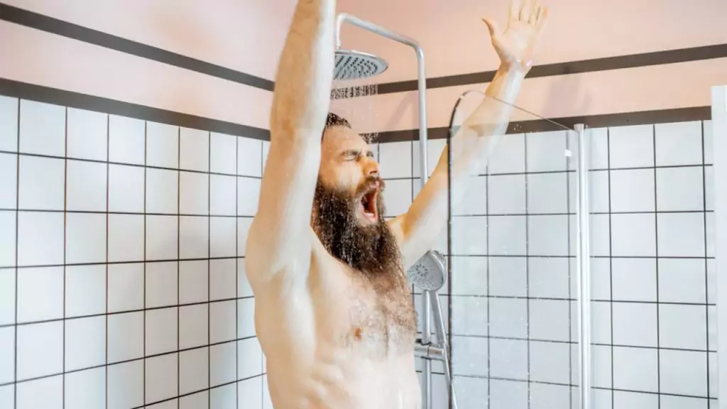 benefícios do banho para crescimento capilar masculino
