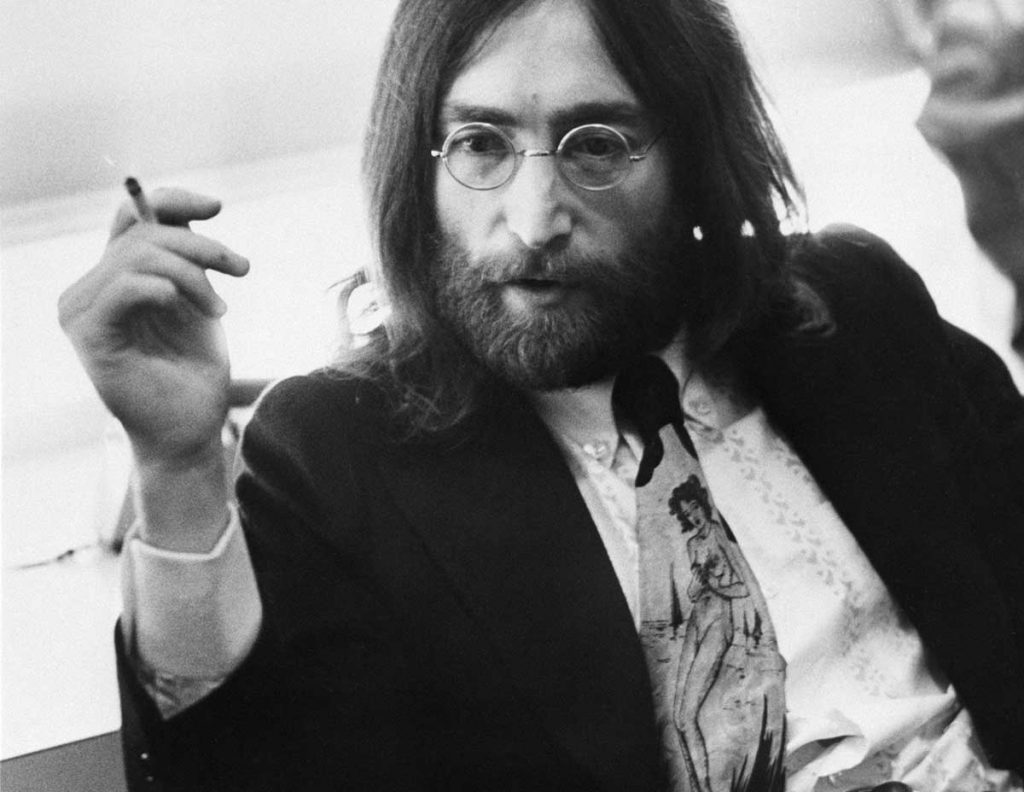 John Lennon barbudo