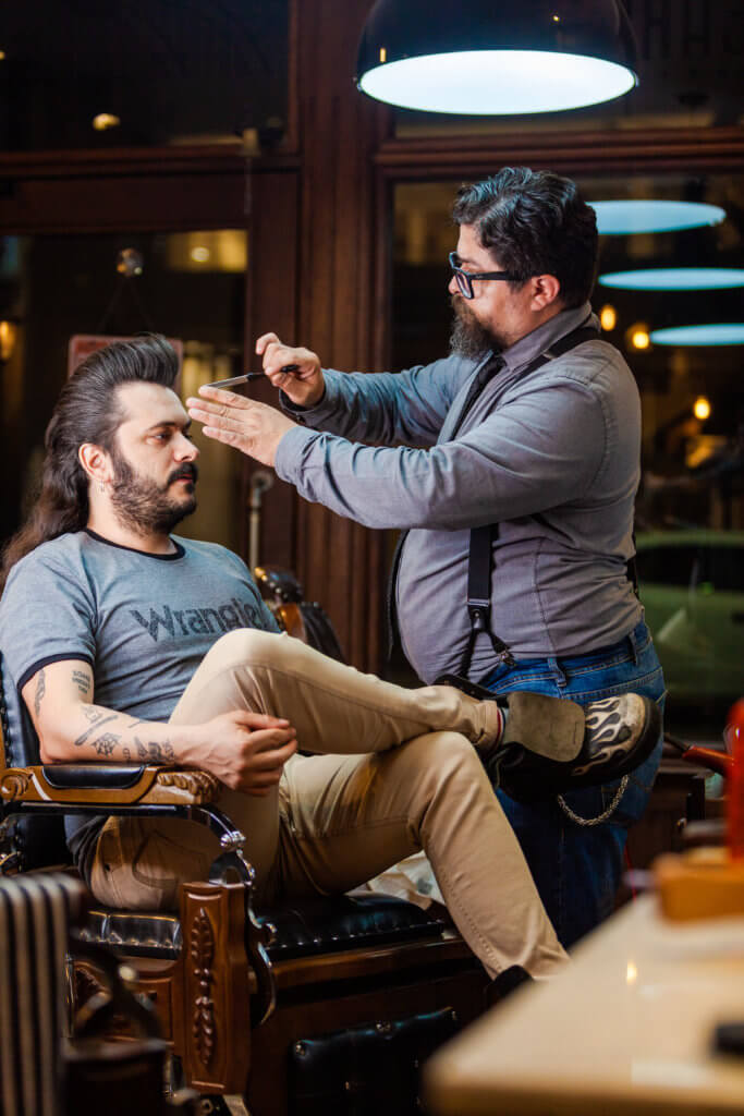 QUEM FAZ A BARBA DO BARBEIRO? ✂️ O Paradoxo do Barbeiro é famoso