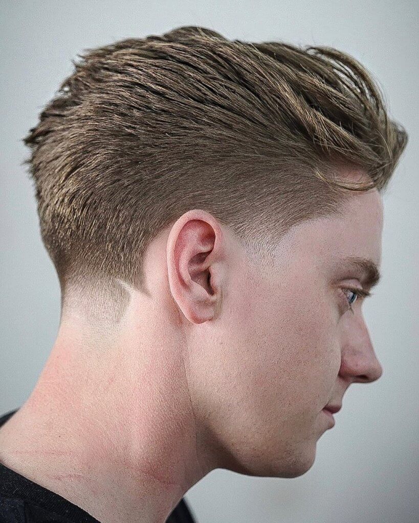 low fade em v em 2023  Cores de cabelo masculino, Fotos de cabelo