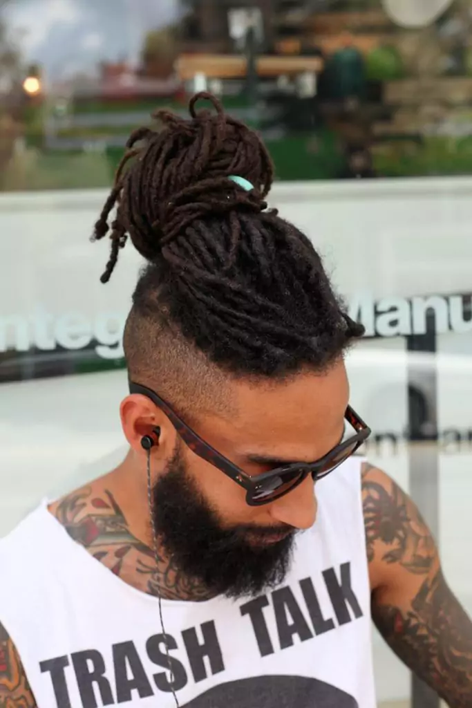 side zero hairstyle afro