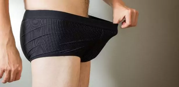 pênis com mau cheiro