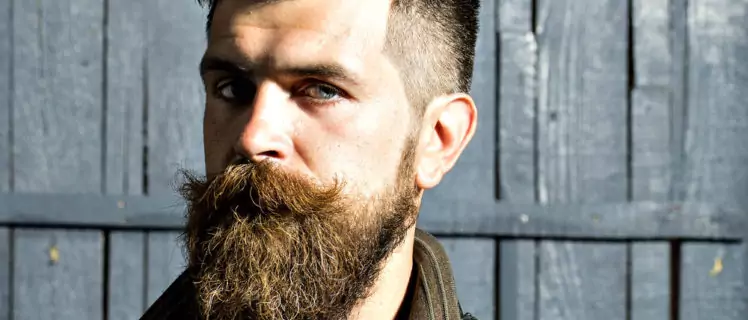 qual a importância do pente de madeira para barba