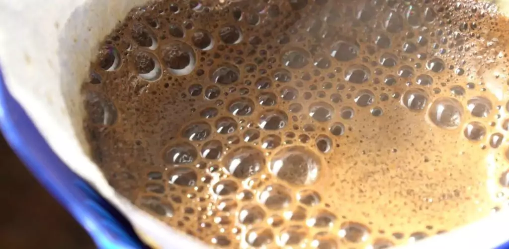 como-moer-grao-de-cafe-em-casa
